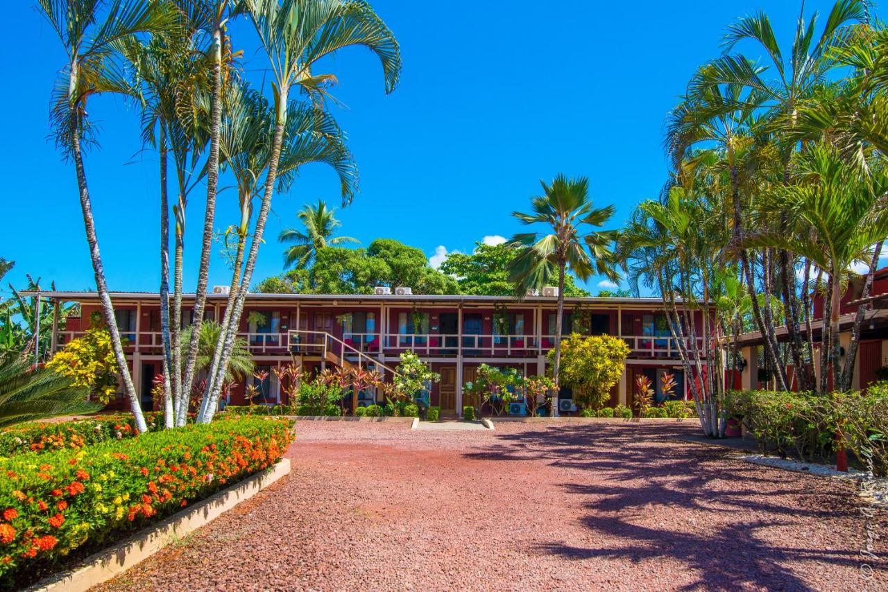 Clarita'S Hotel Jaco Exterior photo