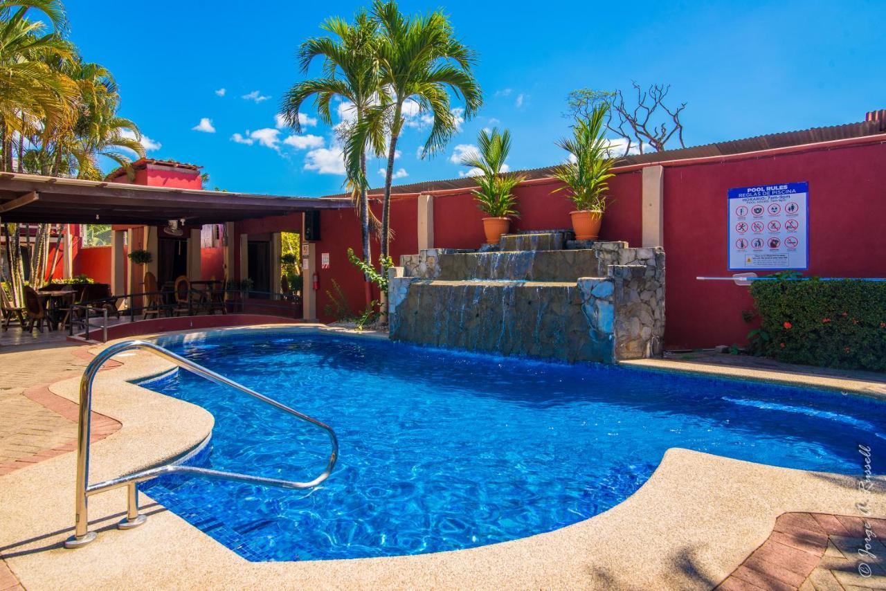Clarita'S Hotel Jaco Exterior photo
