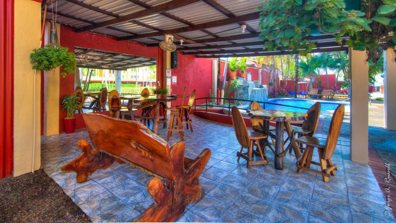 Clarita'S Hotel Jaco Exterior photo