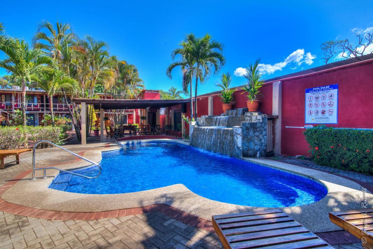 Clarita'S Hotel Jaco Exterior photo